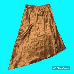 Tryst vintage Skirt
Size medium
100% silk